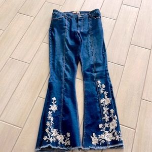 ✨🍁Chelsea & Violet slight stretch denim flares jean. Sz 30, high waist! ✨🍁👖